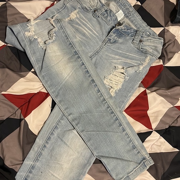 Size 1 skinny jeans color light blue with holes - Picture 3 of 3